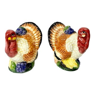 1960s Mid-Century Americana Boho Chic Thanksgiving Colorful Turkey Salt and Pepper Shakers - A Pair For Sale