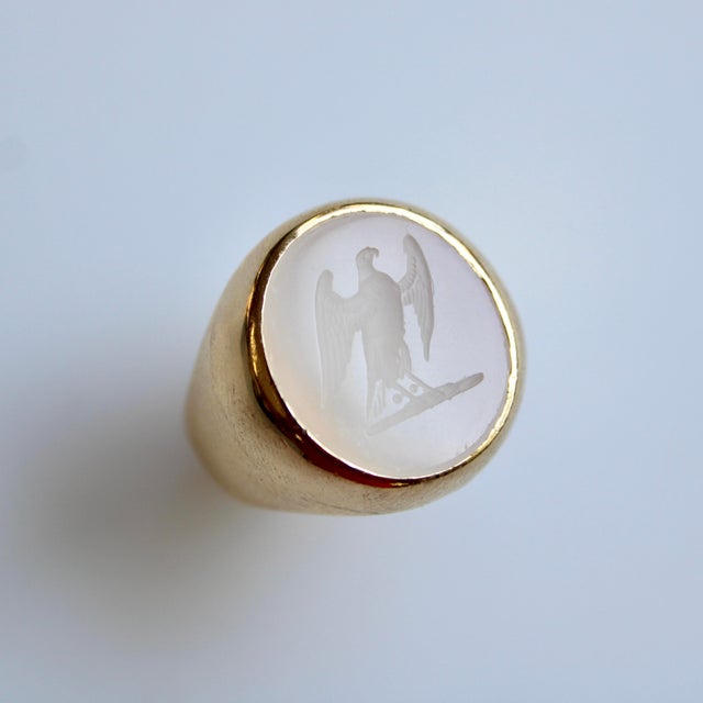 Gold Vintage White Chalcedony Eagle Intaglio 14k Gold Signet Ring, Size 8.5 For Sale - Image 8 of 10