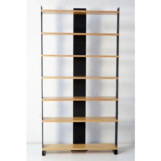 The shelving unit, designed by Wilhelm Kienzle in 1931, is one of the most known products by Embru. The piece was produced...