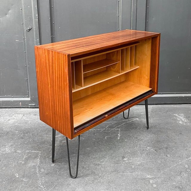 Mahogany Chest of Drawers For Sale - Image 4 of 15