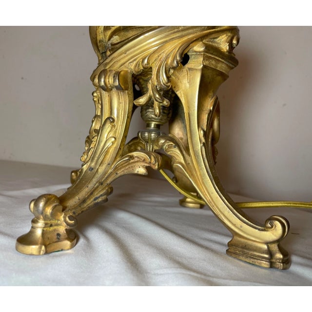 1910s Large Antique Ornate Solid Dore Bronze French Rococo Electric Table Lamp Light For Sale In New York - Image 6 of 16