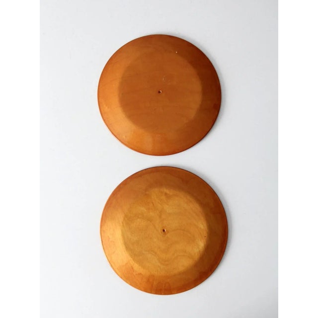 Brown Vintage Hand-Painted Wooden Plate Pair For Sale - Image 8 of 8