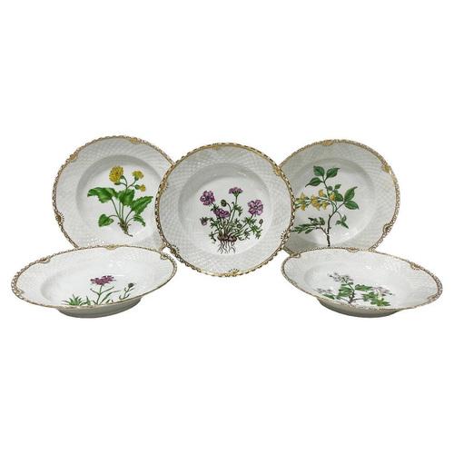 Flora Danica Porcelain Salad Plates by Bing & Grøndahl, Denmark, 1928, Set of 5 For Sale - Image 17 of 17