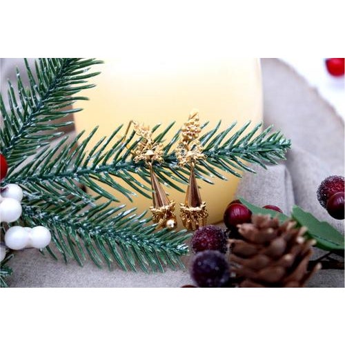 Filigree gold earrings with articulated and tilting pendants. Metal: Gold. Origin: Portuguese. Brand: Dragão. Weight: 6.23...