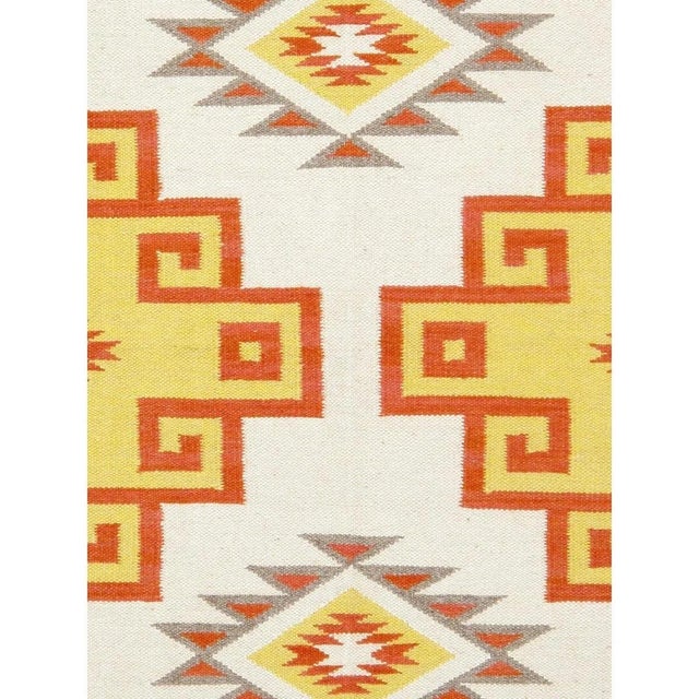Here is an intriguing and decidedly modern Tuscany style carpet - a style that was flatweave of top-quality wool in...