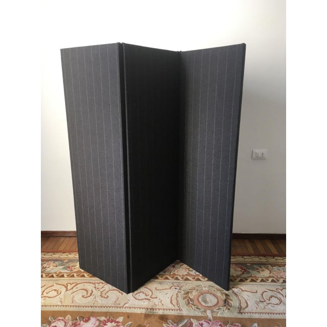 Italian Grey Upholstered Screen by Dimore Di Lucia Valzelli For Sale - Image 11 of 18
