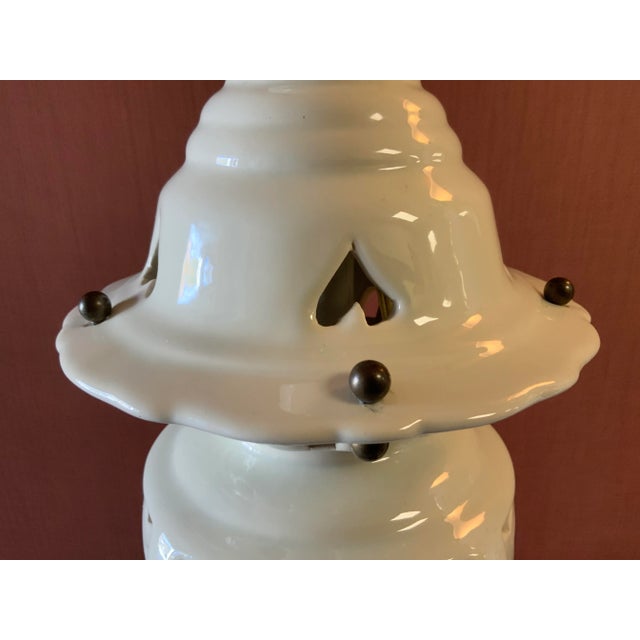 Ceramic Late 20th Century Pair of Ceramic Pagoda Lamps For Sale - Image 7 of 15