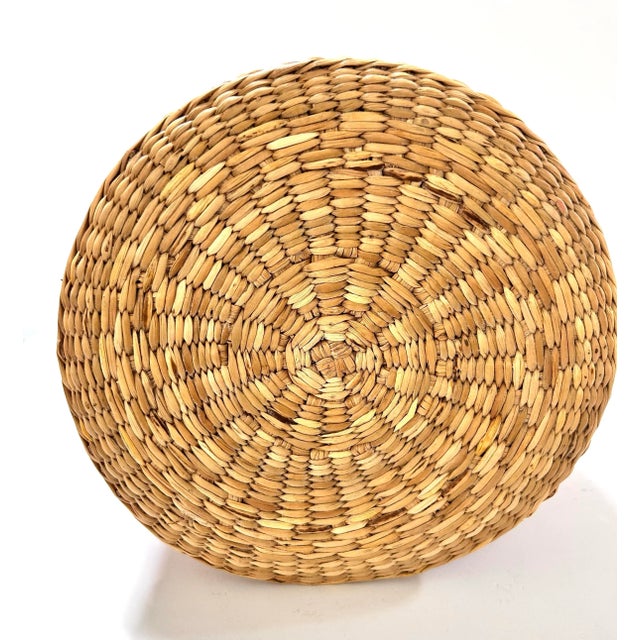 Vintage Peruvian Woven Lidded Basket – Folk Art Boho Storage Basket For Sale - Image 9 of 9