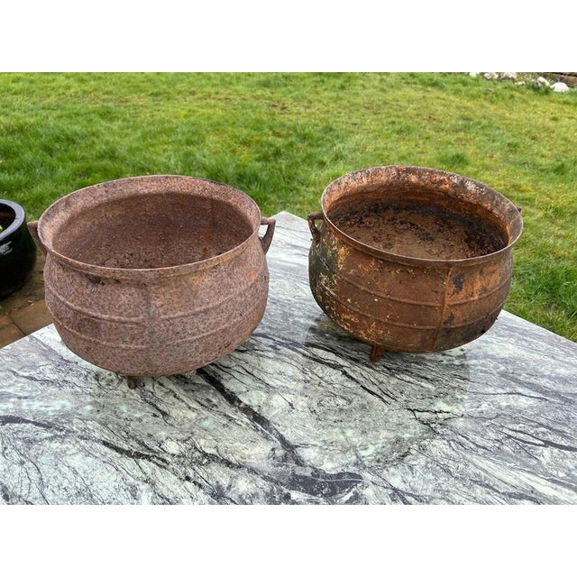 Pixie-Ear Three-Legged Garden Planters in Cast Iron, Set of 2 For Sale - Image 4 of 5