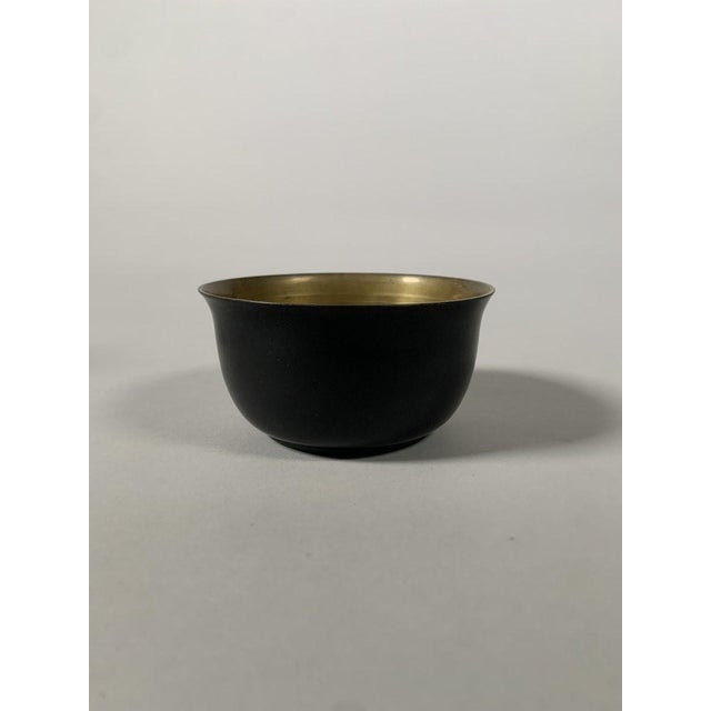 Art Deco Jean Dunand (1877-1942). Circular Bowl in Blue Lacquer and Art Deco Metalwork, 20th Century For Sale - Image 3 of 8