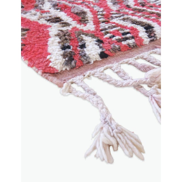 Ivory Abstract Hallway Rug - 13.5 X 2.5 Ft For Sale - Image 8 of 8