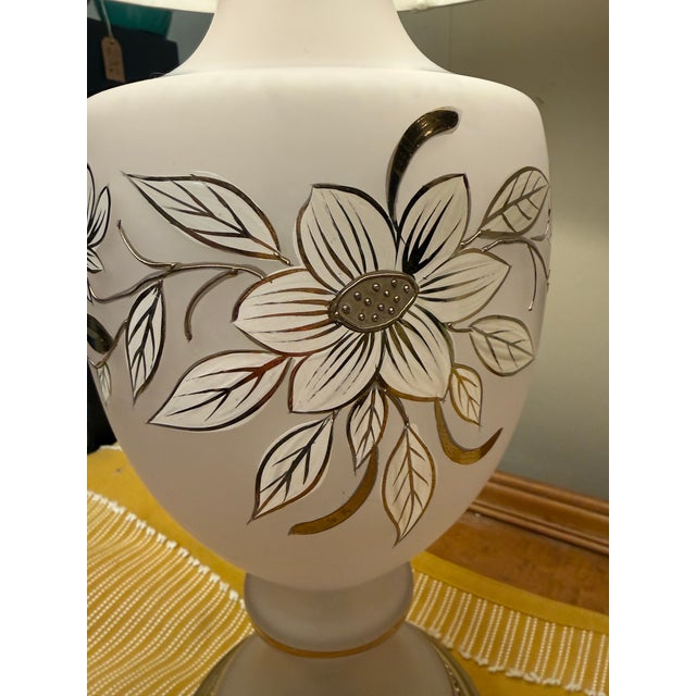 Mid-Century Modern Mid 20th Century Hollywood Regency Floral Motif Frosted Glass Table Lamp For Sale - Image 3 of 6