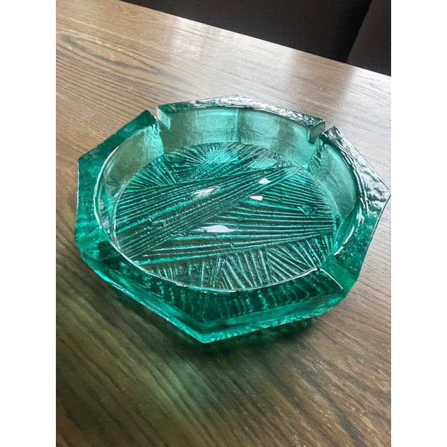 Glass Blenko Green Glass Ashtray – Mid Century Modern Ice Block Textured Geometric Cigar Ashtray For Sale - Image 7 of 7