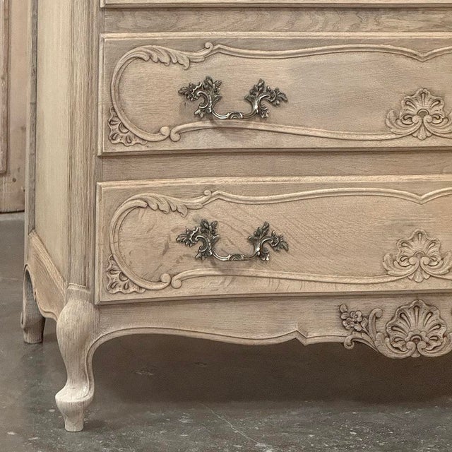 Liëgeoise Louis XV Style Stripped Oak Commode For Sale In Dallas - Image 6 of 16
