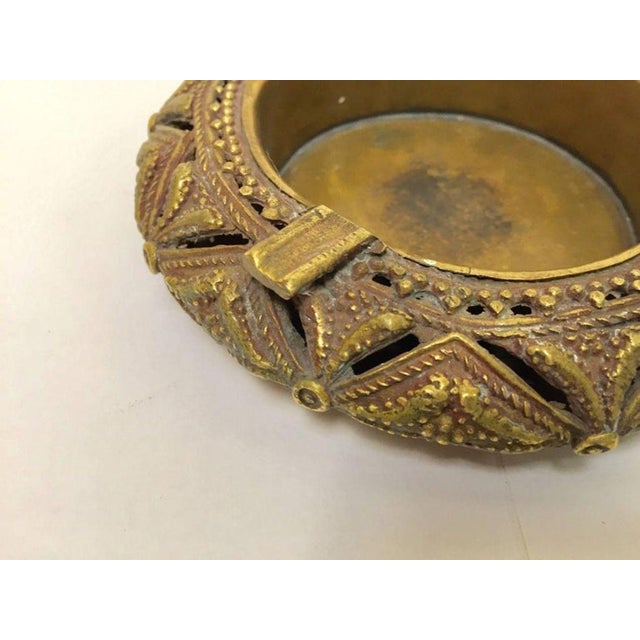 Bronze Pair of Anglo-Indian Cast Brass Ashtrays Dhokra Tribal Bracelet Form Catchall For Sale - Image 8 of 10