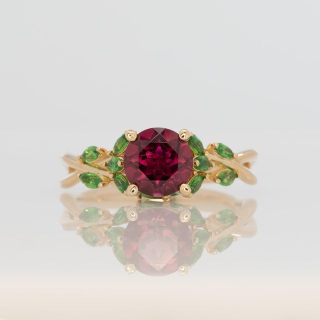 1.1Ct Purple Sapphire Ring With Natural Tsavorite Accents: Solid 14k Gold, 7mm, Size 6.75 For Sale - Image 4 of 9