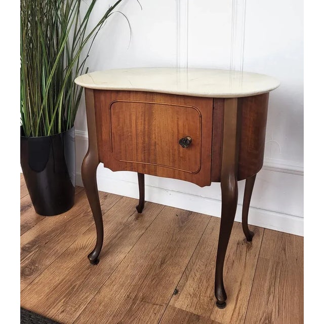 Art Deco Italian Kidney Shaped Nightstands with Marble Top, 1950s, Set of 2 For Sale - Image 4 of 10