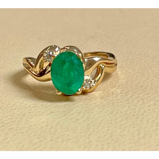 1.8 Carat Natural Oval Emerald and Diamond Ring 14 Karat Yellow Gold For Sale - Image 12 of 18