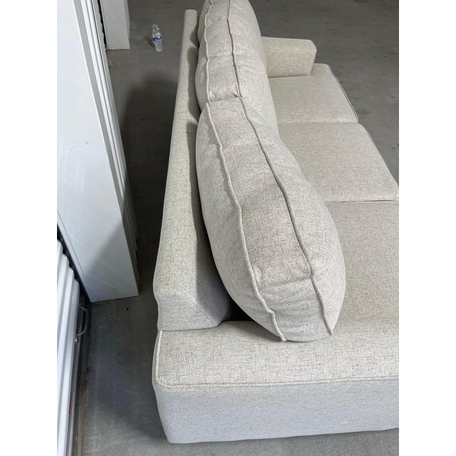 Traditional Three Seat Sofa in a Grayish Tweed Fabric, 21st Century For Sale - Image 3 of 7