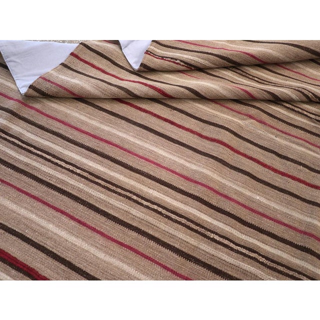 Galerie Shabab Collection Mid-20th Century Handmade Turkish Flatweave Kilim Room Size Carpet For Sale - Image 9 of 9