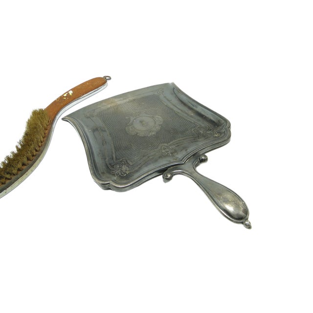 Eclectic Silver Plated Cake Shoulder, 1900s For Sale - Image 4 of 10