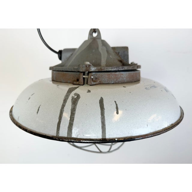 1960s Industrial Grey Enamel Factory Cage Pendant Lamp in Cast Iron from Zaos, 1960s For Sale - Image 5 of 18