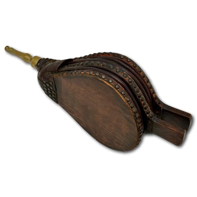 English Outstanding Large 1890s Antique Hand Made English Yew Wood & Brass "Double Lung" Fireplace Bellows - 24 Inches Long For Sale - Image 3 of 18
