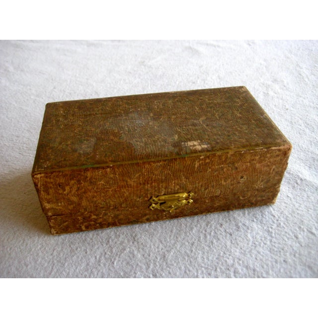 White 1920s French Vintage Limoge Salt and Pepper Set in Original Box For Sale - Image 8 of 8