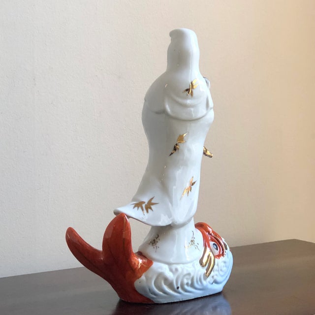 Mid-20th Century Chinese Guan Yin Porcelain Figure For Sale In Baltimore - Image 6 of 12