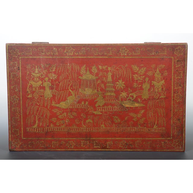 Antique Early 19th Century Chinese Export Scarlet Red Lacquer & Gilt Wood Table Box For Sale In New York - Image 6 of 9