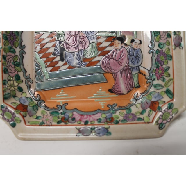 Paint Pair of 19th Century Octagonal Trays or Shallow Bowls in the Famille Rose For Sale - Image 7 of 8