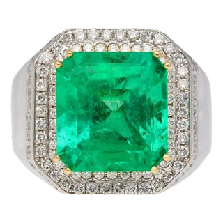 GRS 9.54 Carat Colombian Emerald Insignificant Oil and Diamond Halo Mens Ring, Size 8.5 For Sale