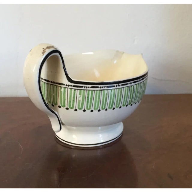 1790s English Wedgwood Sauce Gravy Boat, Etruscan Pattern For Sale In New York - Image 6 of 11