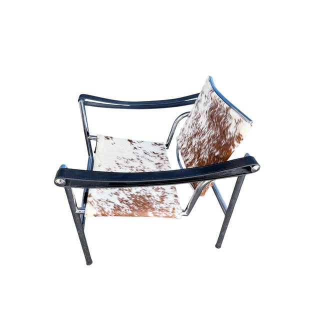 LC1 Chair with Cowhide Leather by Le Corbusier, Pierre Jeanneret & Charlotte Perriand for Cassina For Sale - Image 5 of 8