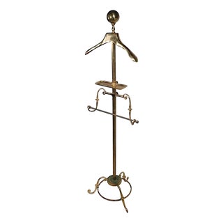 Mid 20th Century Stylish Hollywood Regency Brass Costumer Valet Stand by Glo-Mar For Sale
