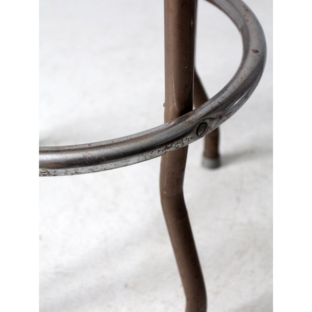 1950s Mid Century Fiberglass Shell Swivel Bar Stools Pair For Sale - Image 5 of 12