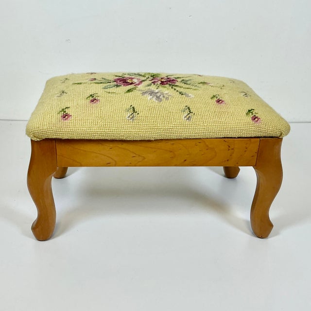 1960s Vintage Americana Arts & Crafts Folk Art Needlepoint Footstool For Sale - Image 14 of 17