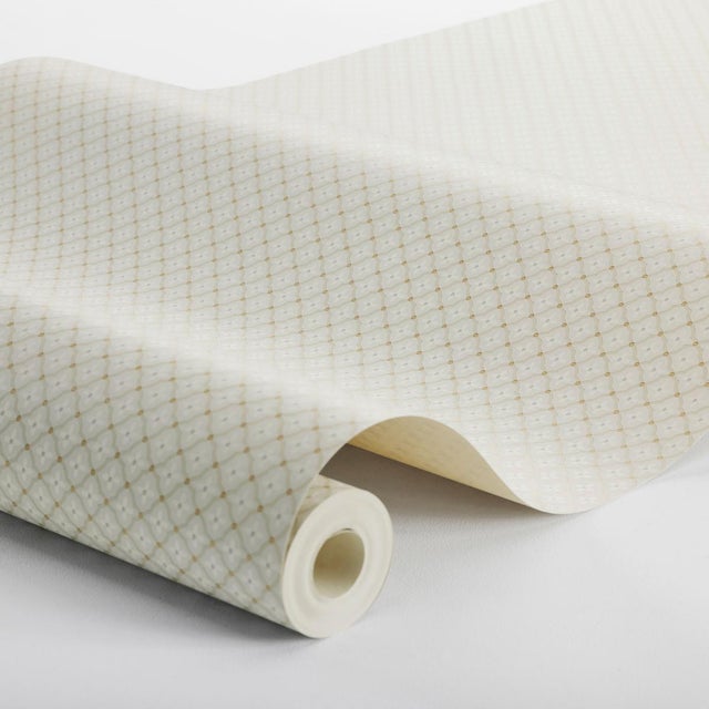 Viewed from afar, Boråstapeter Selma appears as a solid, but up close, its refined geometric repeat reveals a petite,...