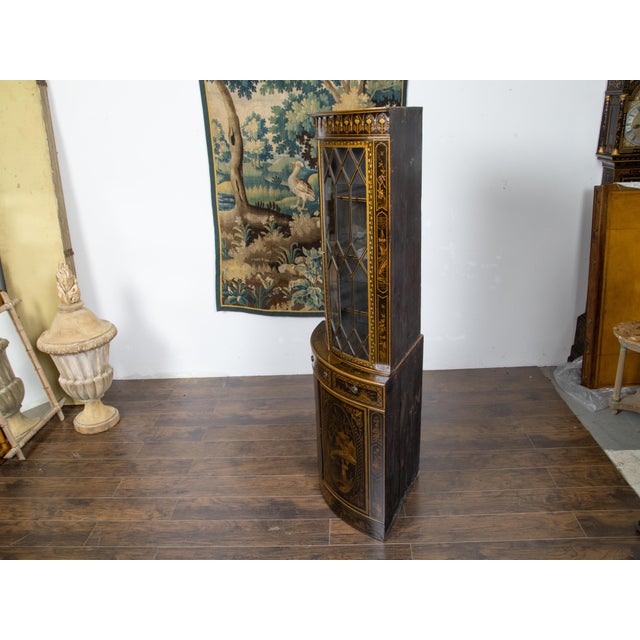 Wood English 19th Century Black and Gold Lacquered Chinoiserie Corner Cabinet For Sale - Image 7 of 12