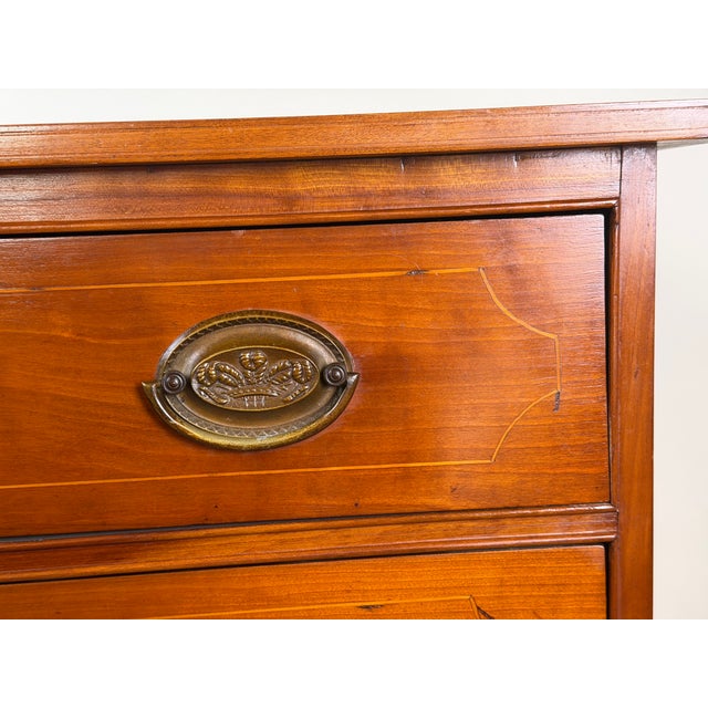 Wood Pennsylvania Federal Cherry Four-Drawer Chest With Satinwood String Inlay, Circa 1800–1820, Attributed For Sale - Image 7 of 13