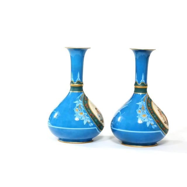 Early 20th Century / Old Paris Porcelain Vases - a Pair For Sale - Image 9 of 13