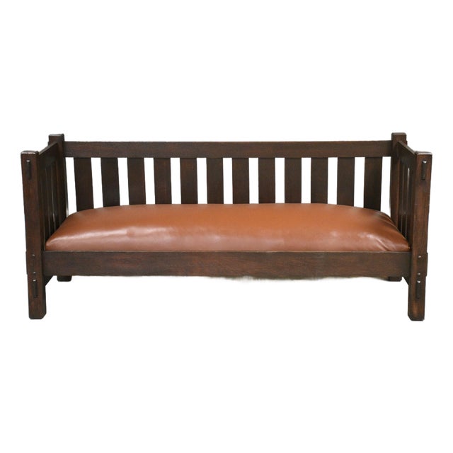 1910s Stickley Style Mission Arts and Crafts Settle Sofa For Sale