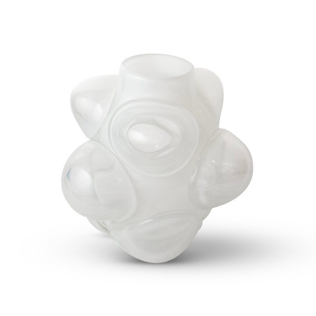 Modern Cumuld Barrel Vase in Alabastar For Sale - Image 3 of 4