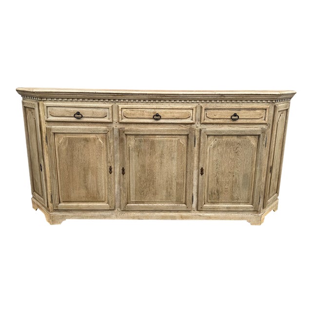 This 19th century scrubbed oak enfilade server is perfect for your expansive room that needs a little light. Five doors...