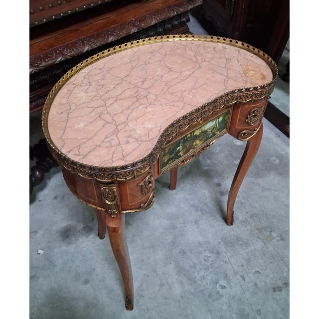 Louis XV Kidney-Shaped Desk in Marquetry and Gilt Bronze, 1920s For Sale - Image 4 of 9
