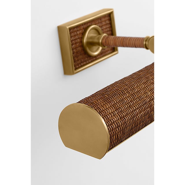 Transitional Chapman & Myers for Visual Comfort Signature Halwell 18" Picture Light in Brass and Natural Woven Rattan For Sale - Image 3 of 5