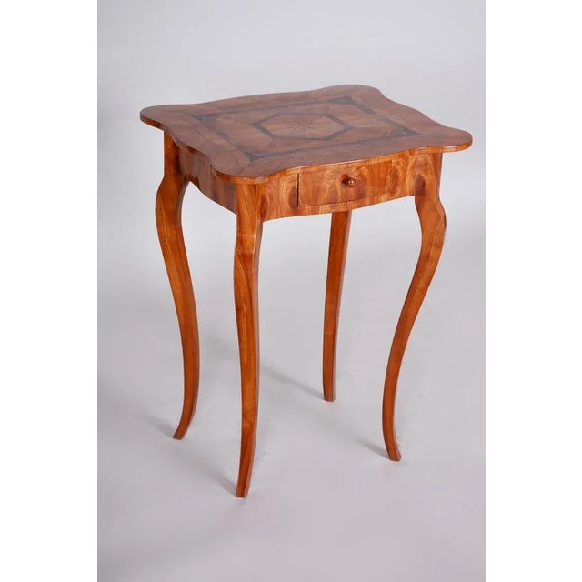 Czech Classicism Inlaid Side Table in Cherry, 1780s For Sale - Image 6 of 8