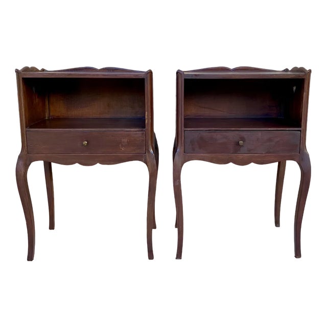 French Louis XV Style Walnut Nightstands, 1960s, Set of 2 For Sale