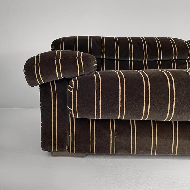 Italian Modern Erasmo Alpaca Sofa by Afra and Tobia Scarpa for B&B, 1980s, Set of 3 For Sale - Image 11 of 18