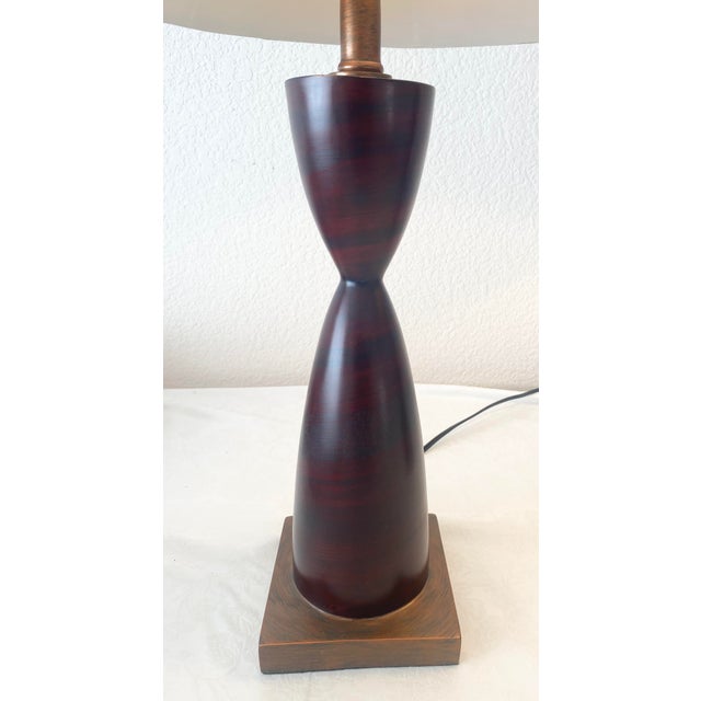 Mid-Century Modern Design Pair of Hourglass “Turned” Shaped Two-Toned Dark Lamps Excellent Condition For Sale - Image 4 of 12